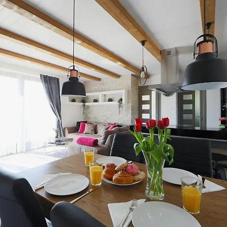 Lotti Exclusiv באלאטונפורד